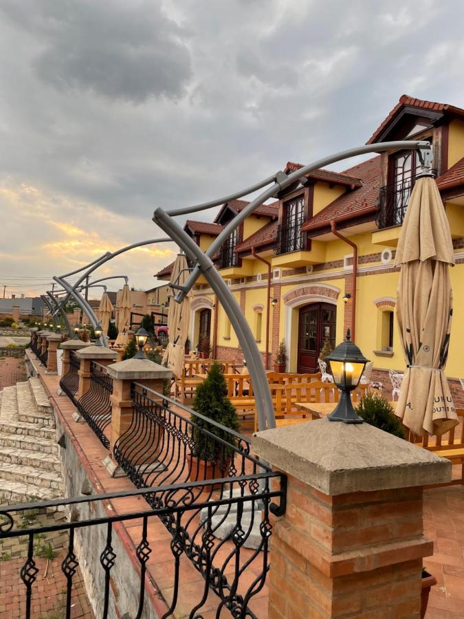 Kastely Grof Zichy Hotel Haniska Exterior photo